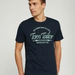Budget 🛒 TOM TAILOR T-Shirt »T-Shirt mit Logoprint« Dark Smoke Green, White, Sky Captain Blue, Tarmac Grey 🎁