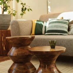 Am billigsten ✔️ TOM TAILOR Hocker »T-WOOD STOOL HIGH«, dekorativer Hocker aus Mangoholz, mit Knopfdetail ❤️