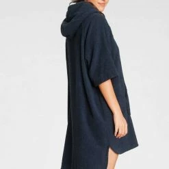 Angebote 🤩 Badeponcho »Surf Poncho«, TOM TAILOR, mit Bauchtasche 👍 9 Angebote 🤩 Badeponcho »Surf Poncho«, TOM TAILOR, mit Bauchtasche 👍 -Tom Tailor Verkaufsgeschäft 1c162625 2f6c 5ac3 85a2 e142b2b82a9e