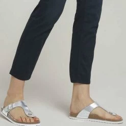 Angebote 🔥 TOM TAILOR »Zehentrenner mit Schnalle« 🩴 Sandale (1-tlg) Rose, Silver, Camel ⭐