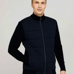 Schlussverkauf 😉 TOM TAILOR Strickjacke »Regular Fit Hybridjacke mit Steppungen« ✔️ 22 Schlussverkauf 😉 TOM TAILOR Strickjacke »Regular Fit Hybridjacke mit Steppungen« ✔️ -Tom Tailor Verkaufsgeschäft 318bc29d 3421 5c42 919c 56c4970c3171