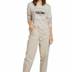 Bestes Angebot 😉 TOM TAILOR Sweatshirt mit Applikation aus schwarzen Glitzersteinchen Earth brown, Cold beige, Deep black ⌛ 29 Bestes Angebot 😉 TOM TAILOR Sweatshirt mit Applikation aus schwarzen Glitzersteinchen Earth brown, Cold beige, Deep black ⌛ -Tom Tailor Verkaufsgeschäft 3283c859 9fa7 54e1 b2cb 9f1f9e342c92