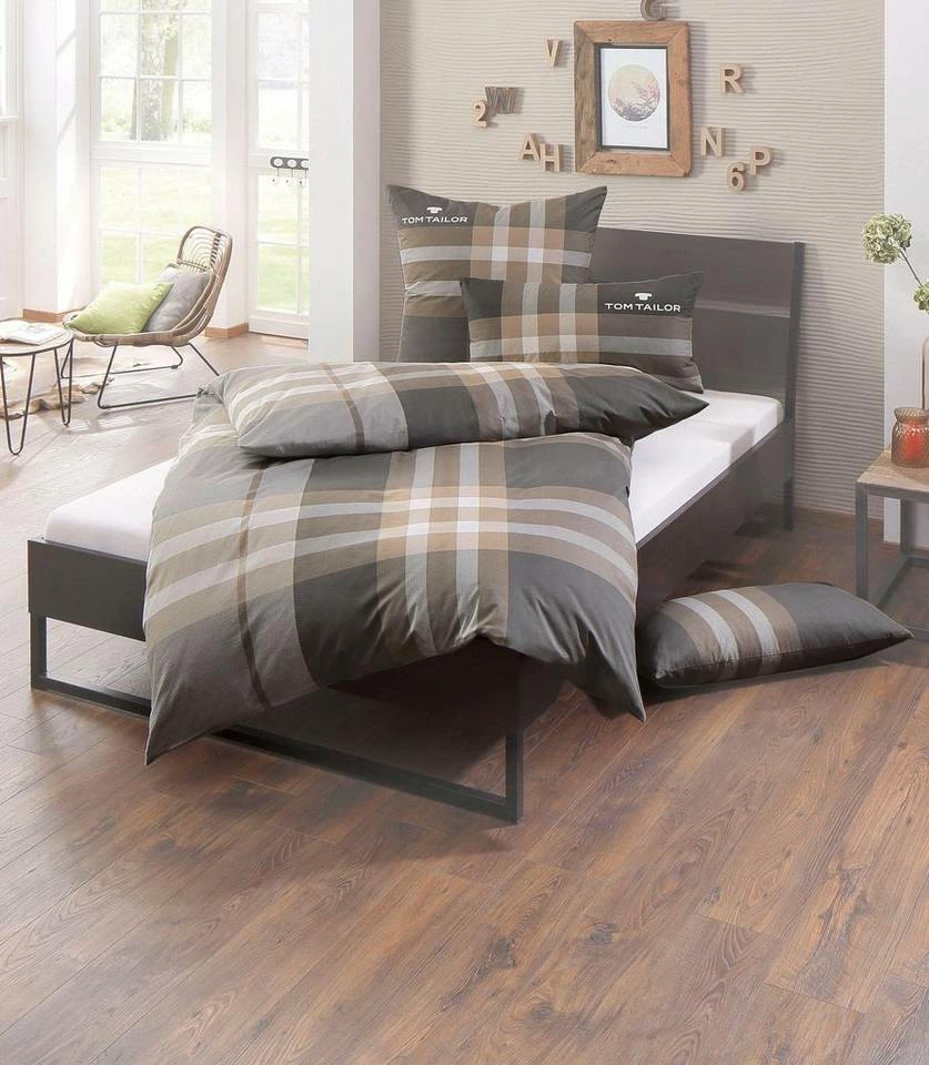 Großhandel 👏 Bettwäsche »Nick«, TOM TAILOR, mit GRATIS-Zugabe: Gästehandtuch Beere-grau, Grün-grau, Sand-grau ⭐ 1 Großhandel 👏 Bettwäsche »Nick«, TOM TAILOR, mit GRATIS-Zugabe: Gästehandtuch Beere-grau, Grün-grau, Sand-grau ⭐