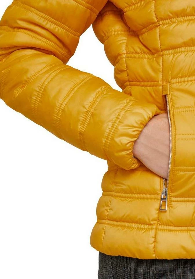 Großhandel 🧨 TOM TAILOR Steppjacke mit Stehkragen Golden pumpkin, Sky Captain Blue, Wooden moss green, Dark maroon red 😉 4 Großhandel 🧨 TOM TAILOR Steppjacke mit Stehkragen Golden pumpkin, Sky Captain Blue, Wooden moss green, Dark maroon red 😉 - Image 4