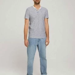 Brandneu ⭐ TOM TAILOR T-Shirt »T-Shirt mit Henley Ausschnitt« Smoke green cream fine stripe, Navy soft peach fine stripe, Stripe white 🧨 26 Brandneu ⭐ TOM TAILOR T-Shirt »T-Shirt mit Henley Ausschnitt« Smoke green cream fine stripe, Navy soft peach fine stripe, Stripe white 🧨 -Tom Tailor Verkaufsgeschäft 3ba7158f 6eb1 5649 9b2b 80b7533f5d1e