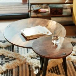 Bestes Angebot 👍 TOM TAILOR Beistelltisch »T-WOOD TABLE SMALL«, kleiner Beistelltisch mit Knopfdetail, dunkles Mangoholz und schwarze Beine ⭐ -Tom Tailor Verkaufsgeschäft 3dffc124 adb9 51e8 a4c9 85bd736944e5