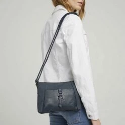 Angebote 😉 TOM TAILOR Umhängetasche »Lone Kleine Umhängetasche« Dark grey, Dark blue, Off white #ft5_slash# off white, Red 🥰 -Tom Tailor Verkaufsgeschäft 4806b392 6963 593f 8872 9250f6fb15b2