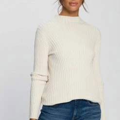 Großhandel 🎁 TOM TAILOR Stehkragenpullover mit schöner Rippstruktur 👖 Jeansblau, Bordeaux, Hellbeige 👏 -Tom Tailor Verkaufsgeschäft 4bb5d99b c87a 50dd a69e 610517954cd0