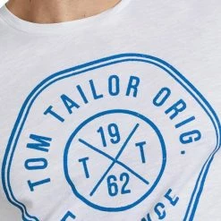Rabatt 🔥 TOM TAILOR Rundhalsshirt mit großem Logoprint Dunkelgrau, Sky Captain Blue, Royalblau, Weiß 🌟 -Tom Tailor Verkaufsgeschäft 4e994728 d0e4 50ac 9d95 c96e384b009e