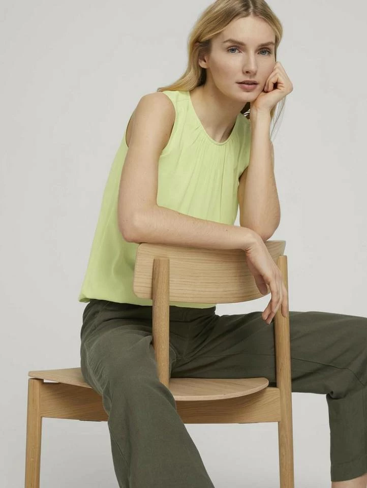 Rabatt 🎉 TOM TAILOR Langarmbluse »Ärmellose Bluse mit elastischem Bund« Deep black, Beige geometrical design, Khaki white outline leaves, Caramel Brown ❤️ 4 Rabatt 🎉 TOM TAILOR Langarmbluse »Ärmellose Bluse mit elastischem Bund« Deep black, Beige geometrical design, Khaki white outline leaves, Caramel Brown ❤️ - Image 4