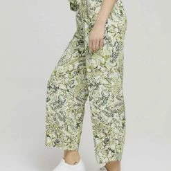 Großhandel 👍 TOM TAILOR Culotte »Gemusterte Culotte Hose mit LENZING(TM) ECOVERO(TM)« 🌟 -Tom Tailor Verkaufsgeschäft 5a1bcf6e e9b4 58e0 8b4f 8ec7e3f4c9c3