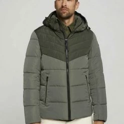 Angebote 🌟 TOM TAILOR Steppjacke unifarben Olive Night Green, Schwarz, Navy 🎉 19 Angebote 🌟 TOM TAILOR Steppjacke unifarben Olive Night Green, Schwarz, Navy 🎉 -Tom Tailor Verkaufsgeschäft 5f022817 109a 5d6e 8c2c 0733e5ebb49d