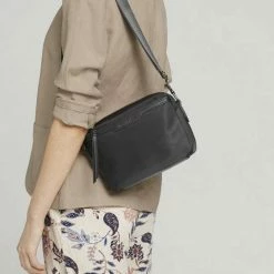 Angebote ⭐ TOM TAILOR Umhängetasche »Viona Umhängetasche mit Lederelementen« Dark blue, Schwarz #ft5_slash# black 🔔