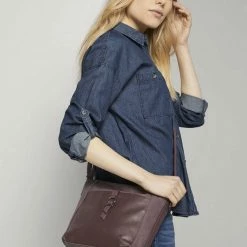 Rabatt 🌟 TOM TAILOR Umhängetasche »Große Umhängetasche Lone« Bordeaux #ft5_slash# wine, Off white #ft5_slash# off white, Dark grey, Dark blue 🤩 16 Rabatt 🌟 TOM TAILOR Umhängetasche »Große Umhängetasche Lone« Bordeaux #ft5_slash# wine, Off white #ft5_slash# off white, Dark grey, Dark blue 🤩 -Tom Tailor Verkaufsgeschäft 637d9c3f 6abf 537a 95c4 a7b3715c9ea9