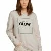 Bestes Angebot 😉 TOM TAILOR Sweatshirt mit Applikation aus schwarzen Glitzersteinchen Earth brown, Cold beige, Deep black ⌛