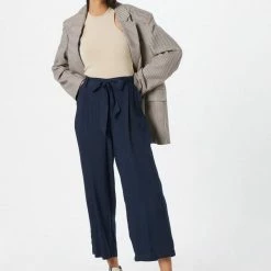 Top 10 👍 TOM TAILOR Bundfaltenhose (1-tlg) White floral design, Sky Captain Blue, Blue minimal design vertical ⌛ -Tom Tailor Verkaufsgeschäft 79a105b3 ea7a 539a 9e16 c6b650deff51