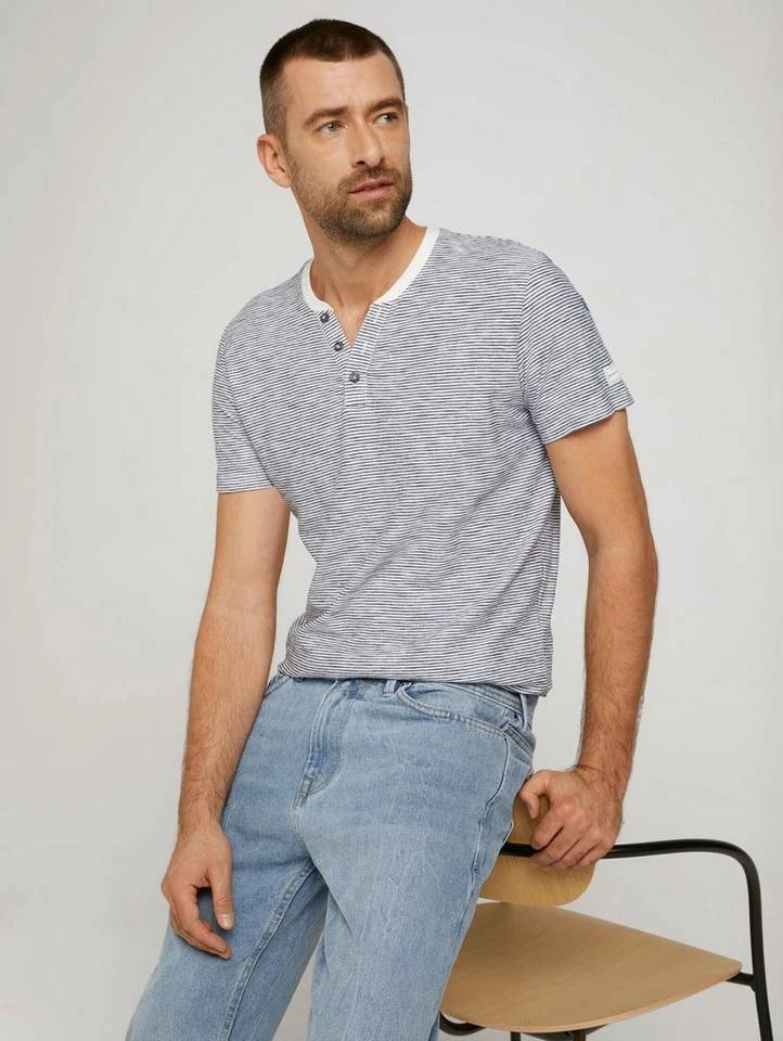 Brandneu ⭐ TOM TAILOR T-Shirt »T-Shirt mit Henley Ausschnitt« Smoke green cream fine stripe, Navy soft peach fine stripe, Stripe white 🧨 4 Brandneu ⭐ TOM TAILOR T-Shirt »T-Shirt mit Henley Ausschnitt« Smoke green cream fine stripe, Navy soft peach fine stripe, Stripe white 🧨 - Image 4