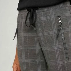 Top 10 ✨ TOM TAILOR Culotte »Karierte Stoffhose mit Reißverschlusstaschen« Grey check, Black brown small check 🤩 25 Top 10 ✨ TOM TAILOR Culotte »Karierte Stoffhose mit Reißverschlusstaschen« Grey check, Black brown small check 🤩 -Tom Tailor Verkaufsgeschäft 8680e334 be75 5472 89b4 c8883b17e0c5