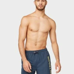 Bestpreis 🛒 TOM TAILOR Badeshorts »Badehose mit großem Schrift-Print seitlich« Ice blue-capri, Ice peppermint, Black, Poppy red 🎁 -Tom Tailor Verkaufsgeschäft 9baeaba0 0e00 5f54 ba65 c98f0eaf5273