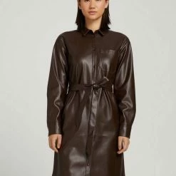 Schlussverkauf ✔️ TOM TAILOR Jerseykleid »Hemdkleid aus Kunstleder« Java dark brown, Deep black 😍 34 Schlussverkauf ✔️ TOM TAILOR Jerseykleid »Hemdkleid aus Kunstleder« Java dark brown, Deep black 😍 -Tom Tailor Verkaufsgeschäft a1042243 c593 5e6b b8d5 56951b1308bf