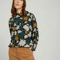 Angebote 🔔 TOM TAILOR Langarmbluse »Stehkragen Bluse mit LENZING(TM) ECOVERO(TM)« Beige large dot design, Black large dot design, Green large floral design, Green small floral design 🎁 37 Angebote 🔔 TOM TAILOR Langarmbluse »Stehkragen Bluse mit LENZING(TM) ECOVERO(TM)« Beige large dot design, Black large dot design, Green large floral design, Green small floral design 🎁 -Tom Tailor Verkaufsgeschäft a535bf4c bd8d 5aea a2f3 2bc0179c4571