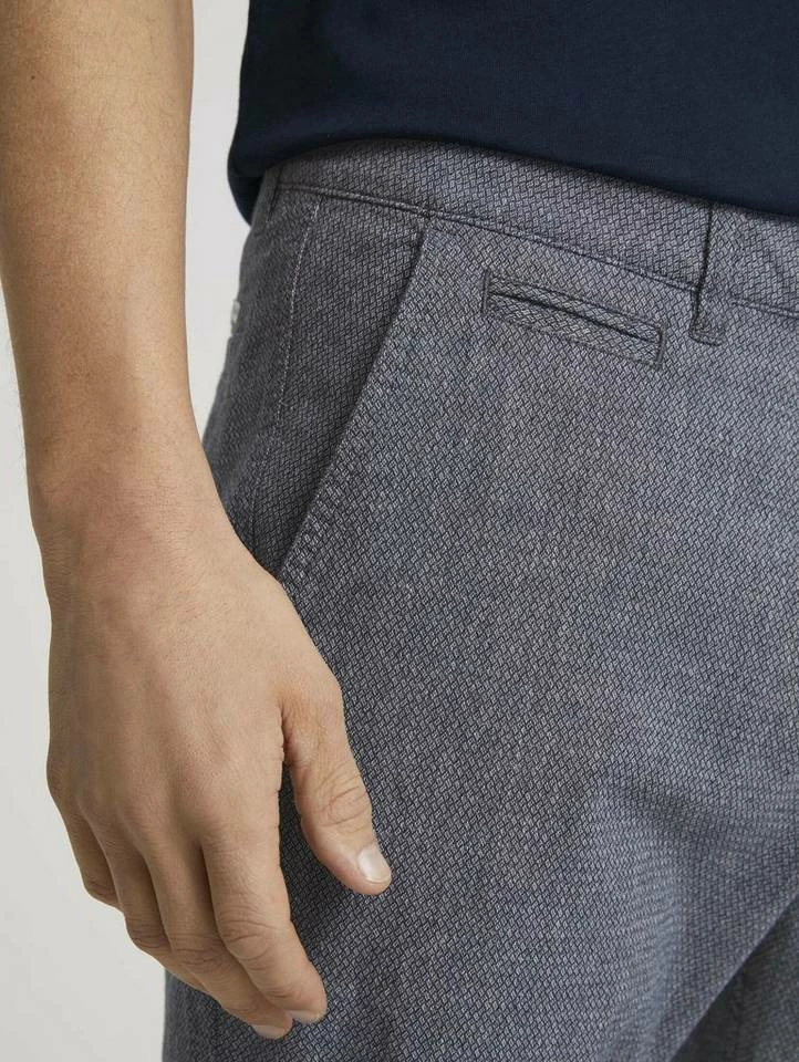 Neu 🔔 TOM TAILOR Bermudas »Josh Slim Chino-Shorts« Dark grey minimal design, Light olive minimal design, Blue structure, Red minimal design 🌟 4 Neu 🔔 TOM TAILOR Bermudas »Josh Slim Chino-Shorts« Dark grey minimal design, Light olive minimal design, Blue structure, Red minimal design 🌟 - Image 4