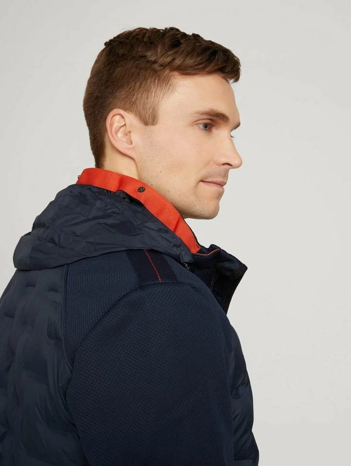 Am billigsten ✔️ TOM TAILOR Steppjacke »Gesteppte Complex Hybrid Jacke« Black, Frost Ash, Sky Captain Blue 🤩 5 Am billigsten ✔️ TOM TAILOR Steppjacke »Gesteppte Complex Hybrid Jacke« Black, Frost Ash, Sky Captain Blue 🤩 - Image 5