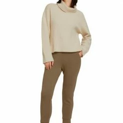 Bestpreis 😀 TOM TAILOR Jogger Pants mit Kordelzug durch den Bund Dark sepia, Iris flower ⭐ 18 Bestpreis 😀 TOM TAILOR Jogger Pants mit Kordelzug durch den Bund Dark sepia, Iris flower ⭐ -Tom Tailor Verkaufsgeschäft bf443268 9910 5521 8688 99de55197ad9