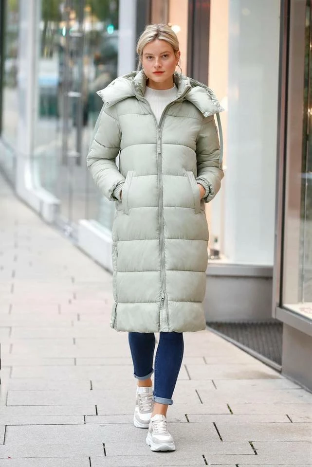 Coupon 🎉 TOM TAILOR Steppmantel »mit Fleecefutter im oberen Rücken« mit Stehkragen und großer Kapuze Graugrün, Schwarz 😍 1 Coupon 🎉 TOM TAILOR Steppmantel »mit Fleecefutter im oberen Rücken« mit Stehkragen und großer Kapuze Graugrün, Schwarz 😍