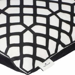 Neu 🛒 Kissenhülle »Geometric Velvet«, TOM TAILOR (1 Stück), mit geometrischer Cut-Out Optik Schwarz-weiß-black, Dunkelgrün-waldgrün-tannengrün, Natur-beige-caramel 🎉 -Tom Tailor Verkaufsgeschäft c33f38b7 91ab 5081 91b6 c32407ae9bb3