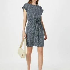 Rabatt 😉 TOM TAILOR Minikleid Sky Captain Blue, Blue minimal design vertical 🤩 -Tom Tailor Verkaufsgeschäft c9ff9cf4 5180 5a6a b021 aac0130dd764