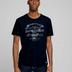 Budget 😍 TOM TAILOR T-Shirt »Print T-Shirt im Used Look« Tarmac Grey, Dark Gable Green, Decadent Bordeaux, Sky Captain Blue 🌟 -Tom Tailor Verkaufsgeschäft cf0fc9dd a212 51af 802a d00a0aad8419