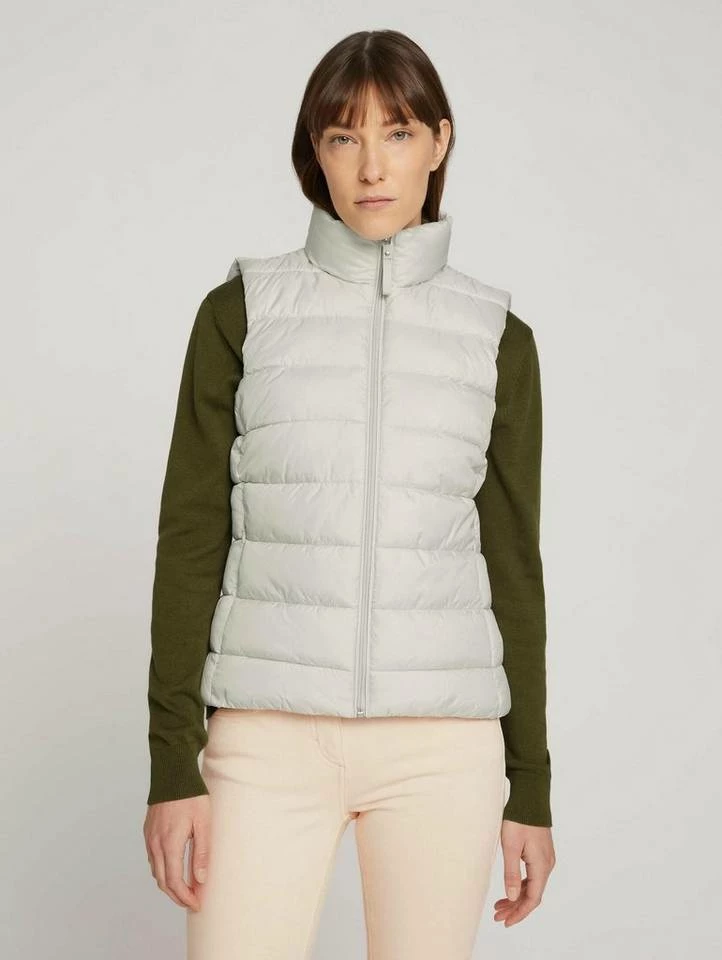 Angebote 🥰 TOM TAILOR Steppweste »Slim Fit Steppweste mit recyceltem Polyester« Sky Captain Blue, Moderate olive, Lunar grey 👍 23 Angebote 🥰 TOM TAILOR Steppweste »Slim Fit Steppweste mit recyceltem Polyester« Sky Captain Blue, Moderate olive, Lunar grey 👍 - Image 23