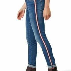 Angebote 😍 TOM TAILOR Röhrenjeans »Alexa slim« mit coolem Galon-Streifen an der Seitennaht ✨