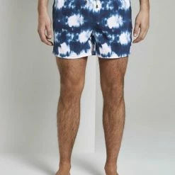 Neu 👏 TOM TAILOR Badeshorts »Badeshorts in Batik-Musterung« Navy#ft5_slash#multicolor 🌟 -Tom Tailor Verkaufsgeschäft ddf4f3f7 1f7e 5324 984a 588da1505344