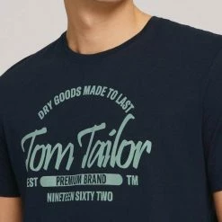 Budget 🛒 TOM TAILOR T-Shirt »T-Shirt mit Logoprint« Dark Smoke Green, White, Sky Captain Blue, Tarmac Grey 🎁 -Tom Tailor Verkaufsgeschäft f118dedc 1fba 5bb9 bc1c 42079dc1fbf4
